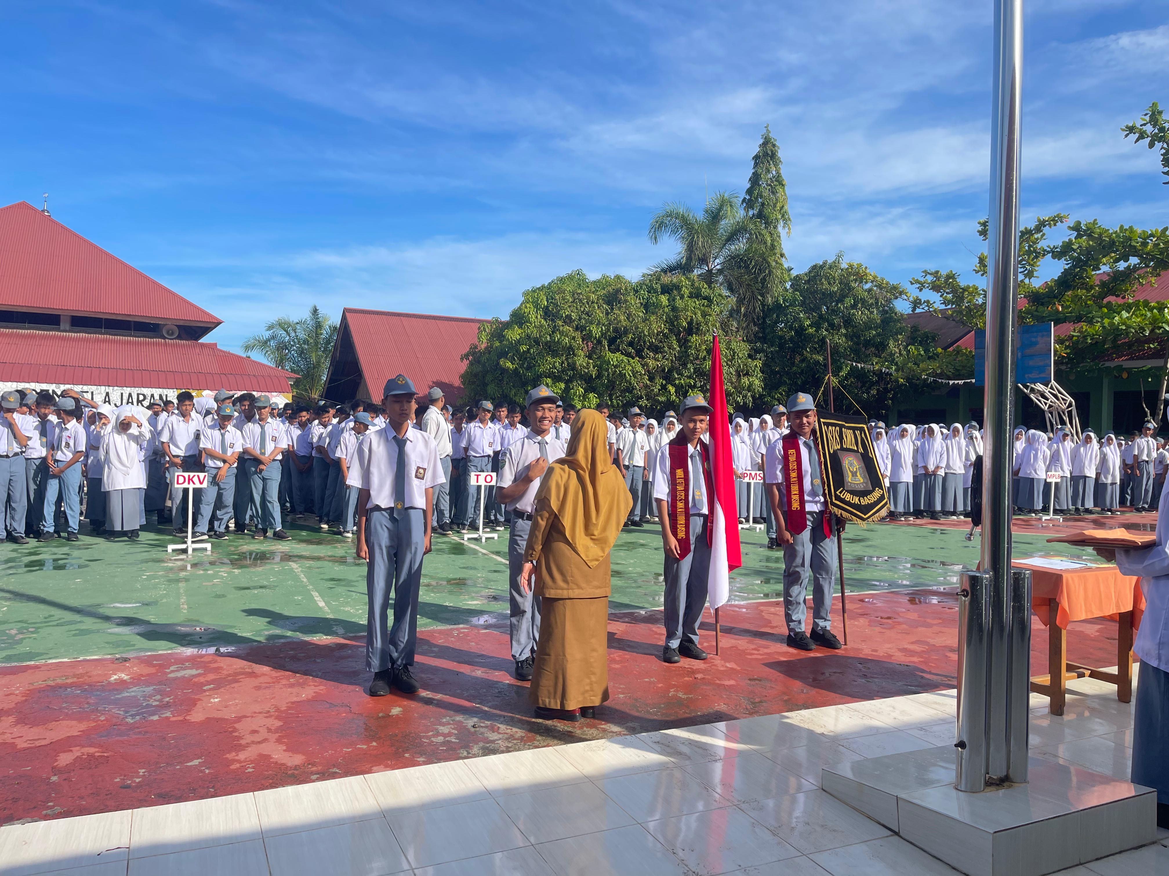 Pelantikan Ketua dan Wakil Ketua OSIS Baru SMK Negeri 1 Lubuk Basung Periode 2025/2026