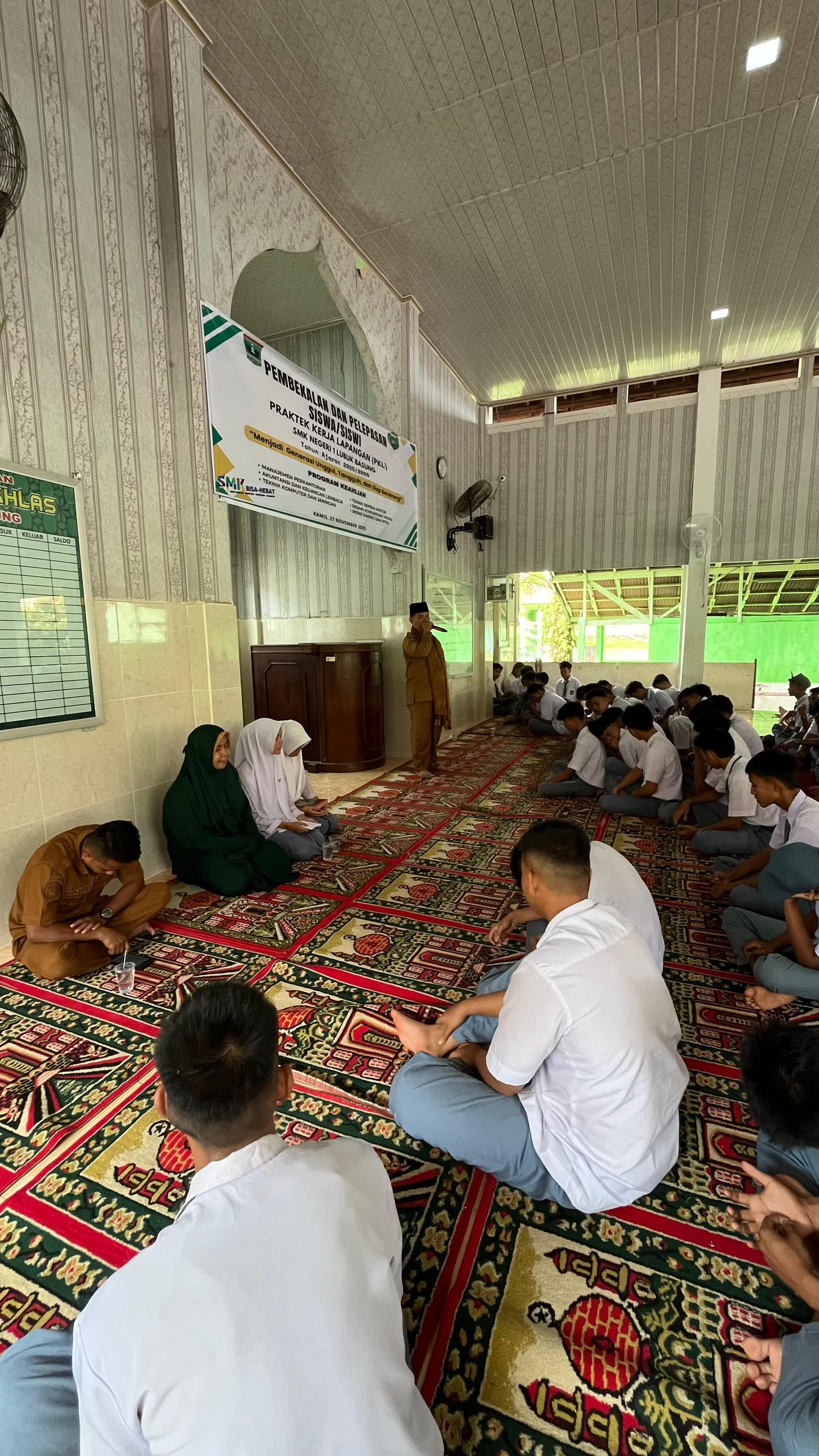 SMK NEGERI 1 LUBUK BASUNG GELAR KEGIATAN ISRA MI'RAJ DENGAN TEMA "IMAN DAN ISTIQAMAH"